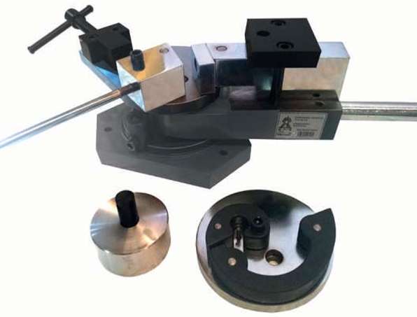 Universalbiegemaschine FTX-40-CU - echoENG