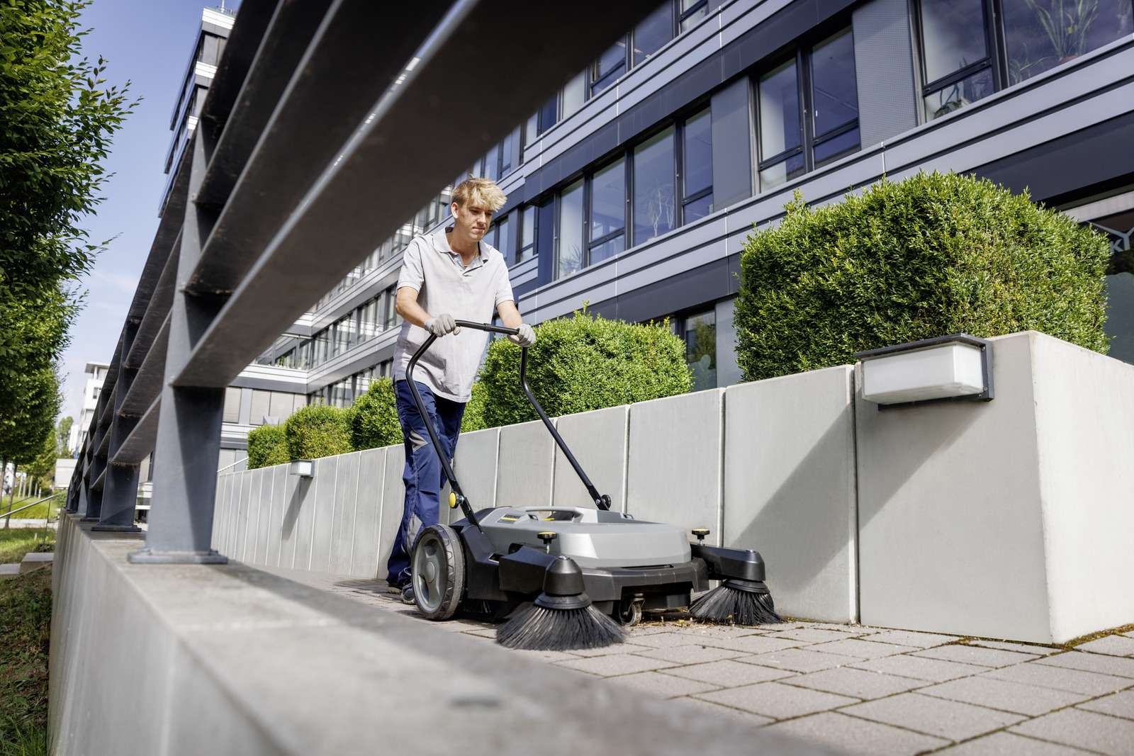 Karcher-Sweeper KM 70/20 C 2SB-Karcher