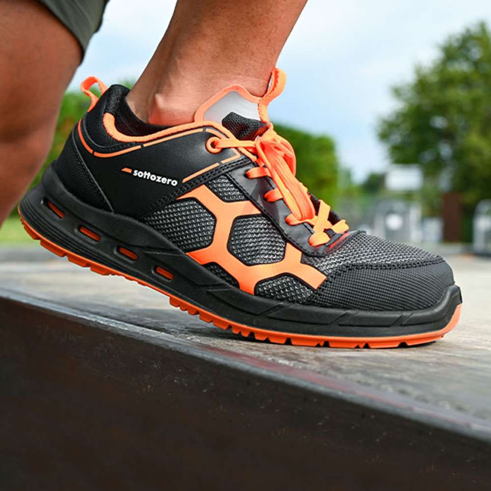 Low-cut shoe model Ufo Orange Sottozero SZ100A