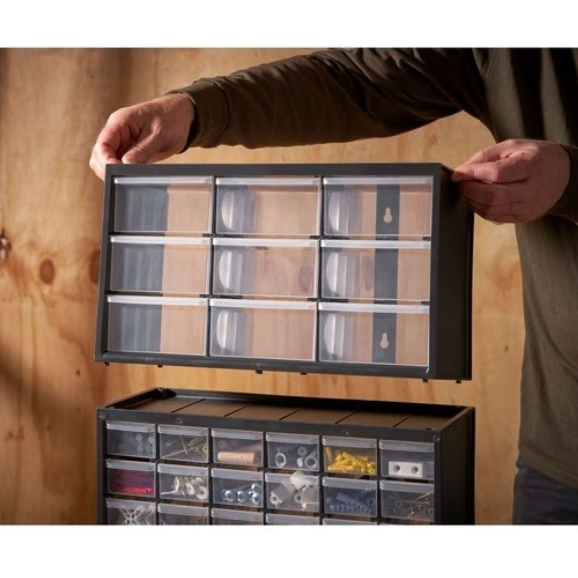 9 large drawers for small parts - Stanley 1-93-978