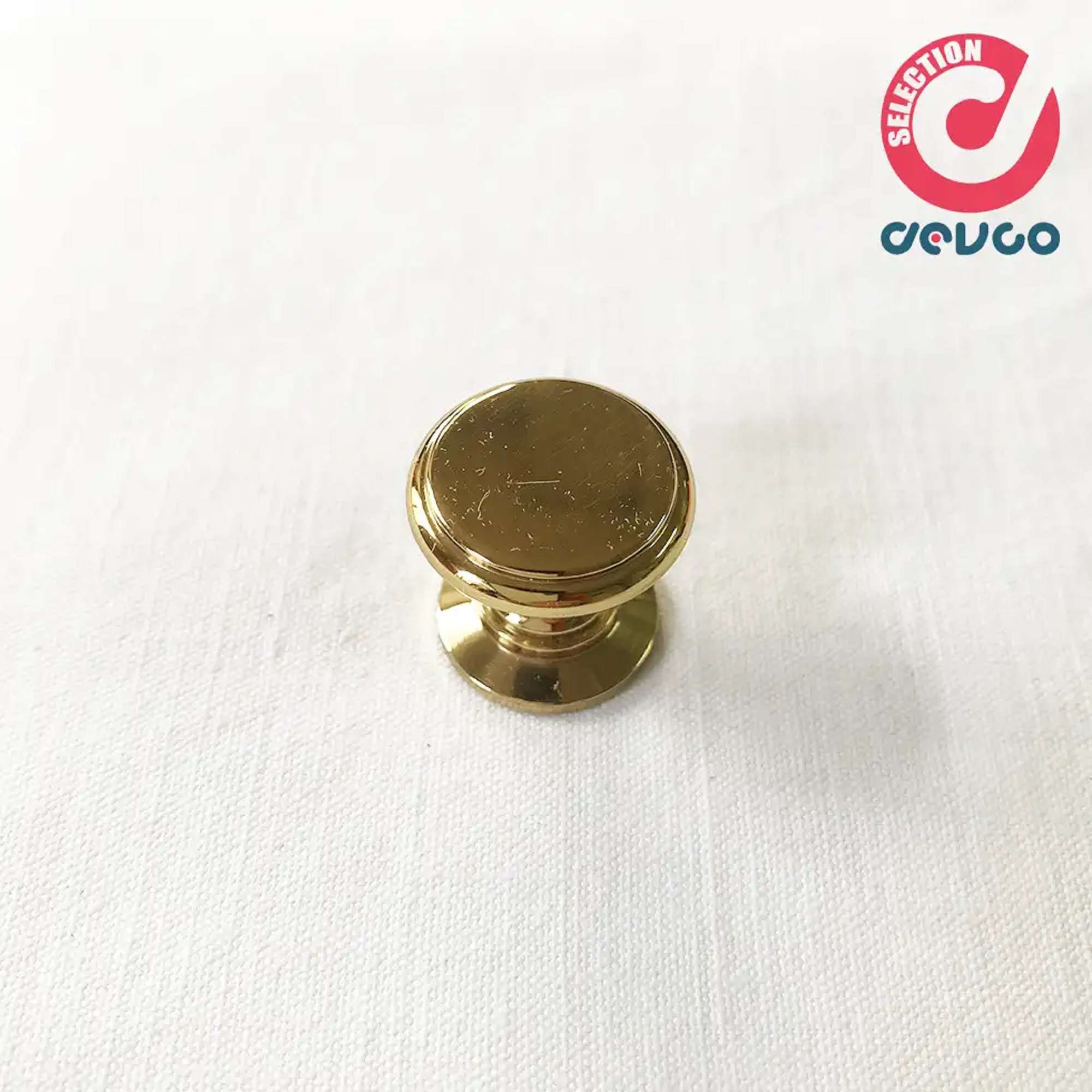 Knob size 30 gold color with pins and nuts  Omp Porro  0165 - 30