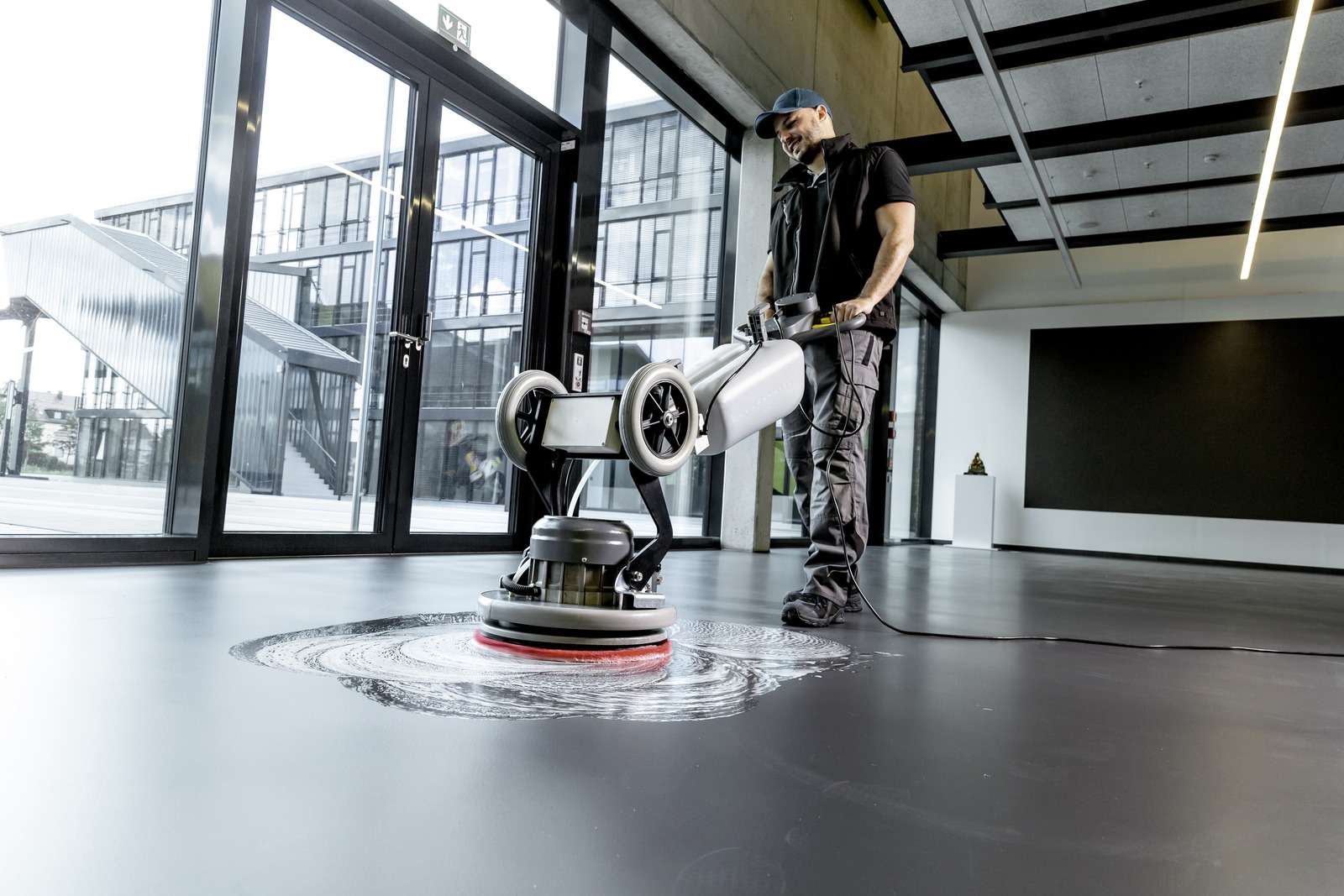 Karcher-Single-brush scrubbing machine BDS 43/ Orbital C-Karcher