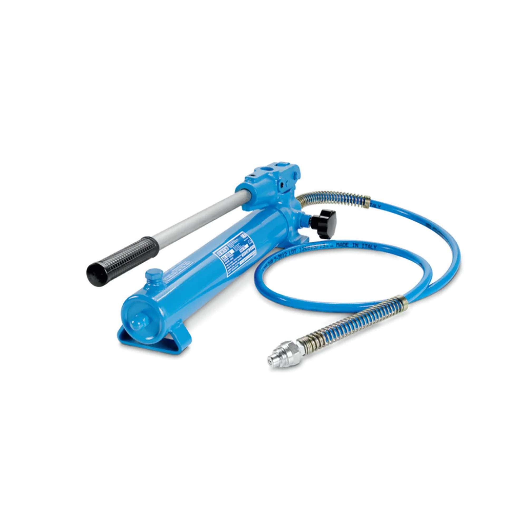 Single-speed hand pump 700 bar pressure, tank 2400 cm3 OMCN 358/B
