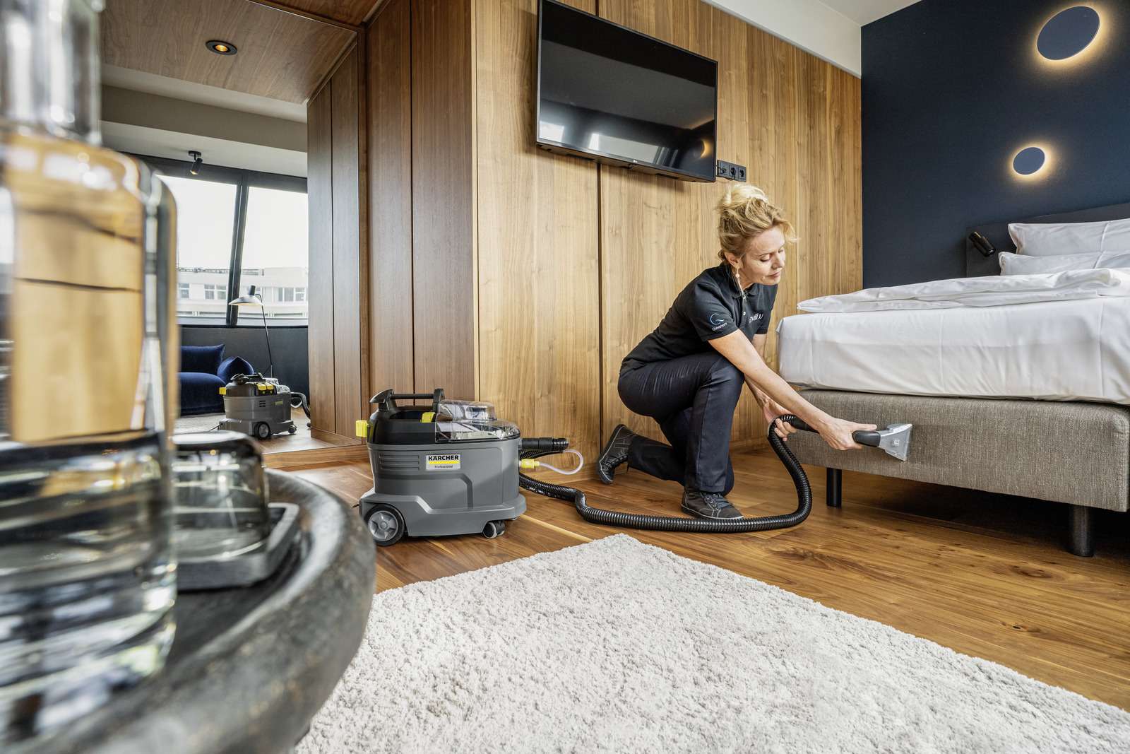 Karcher-Professional carpet washer and carpet cleaner Puzzi 8/1 extraction spray with manual nozzle-Karcher